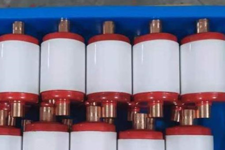 真空滅弧室的結(jié)構(gòu)、工作原理、特點(diǎn)以及應(yīng)用