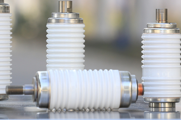 怎樣解決真空滅弧室的漏氣問題？